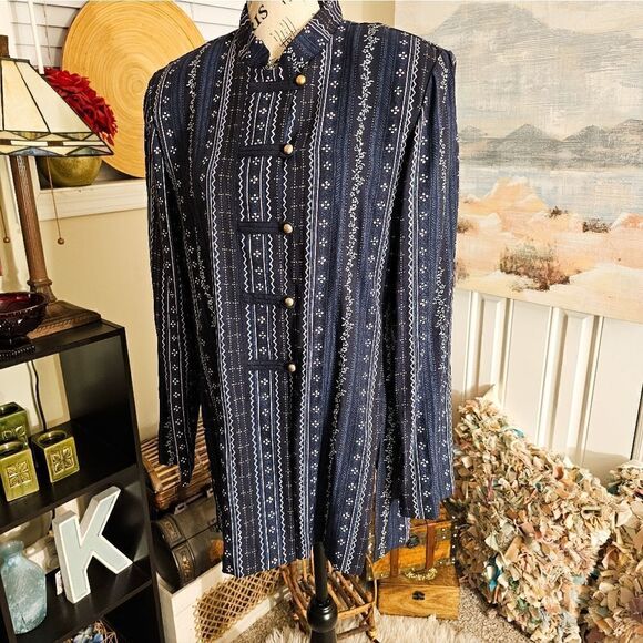 R&M Richard's By Karen Kwong Stylish Statement Shirt. - Picture 1 of 14